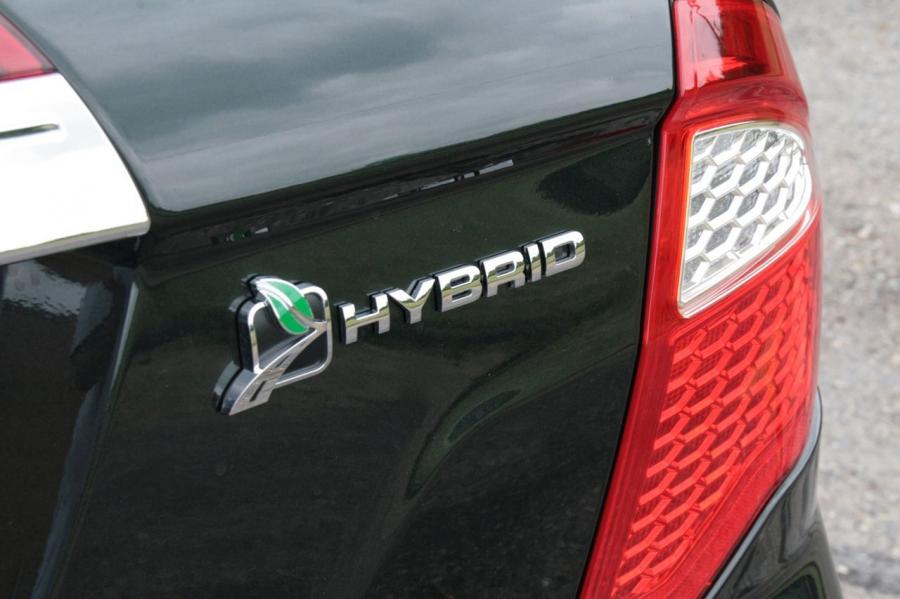  Ford Fusion Hybrid 2010 года  (US) (фото 71 из 111)